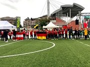 von li. nach re.: Die Damenteams von Österreich, Deutschland und die Französinnen